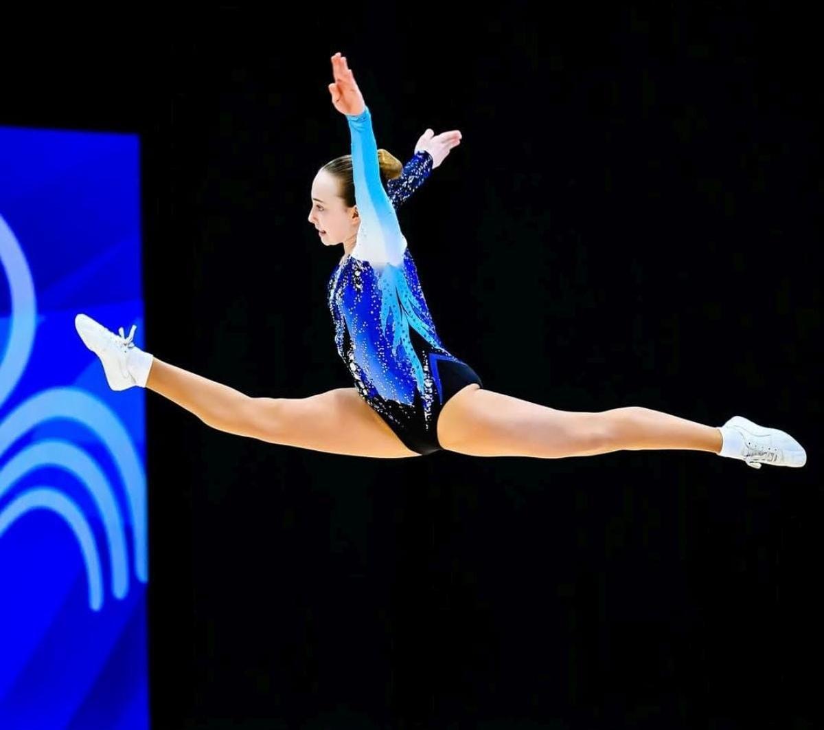 La gimnasta de Xàtiva Leyre Mahiques durante su actuación en el Open de Portugal.