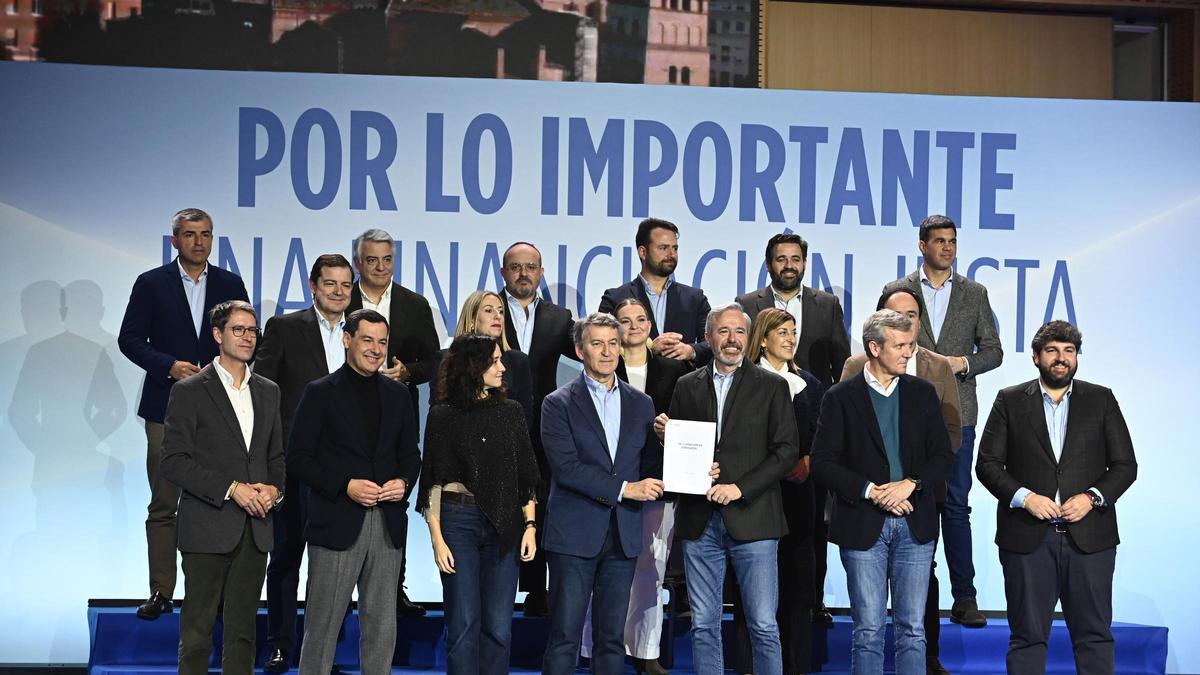 El dardo de Feijóo a Barbón: "La calle se pregunta si le parece bien que Junqueras elija la financiación de Asturias"