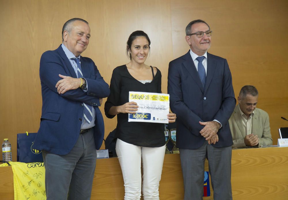 Entrega de las becas Endavant Formació del Villarreal CF