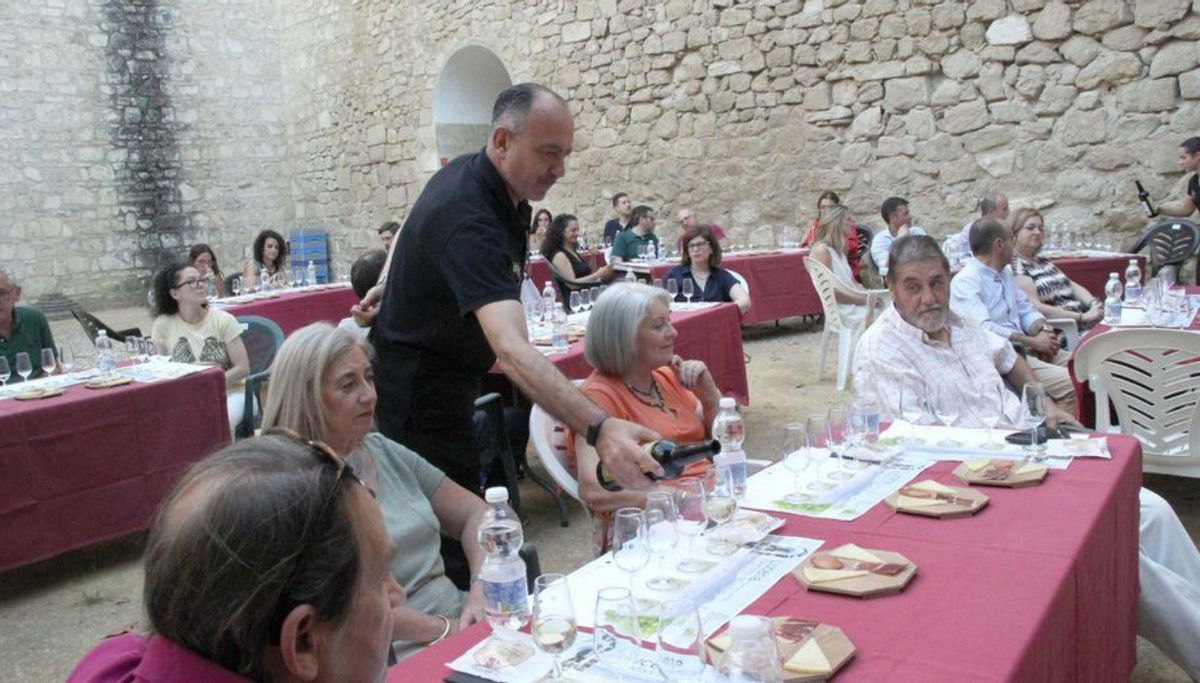 ‘Paladares del jueves’, una cata maridada en el Castillo del Moral.