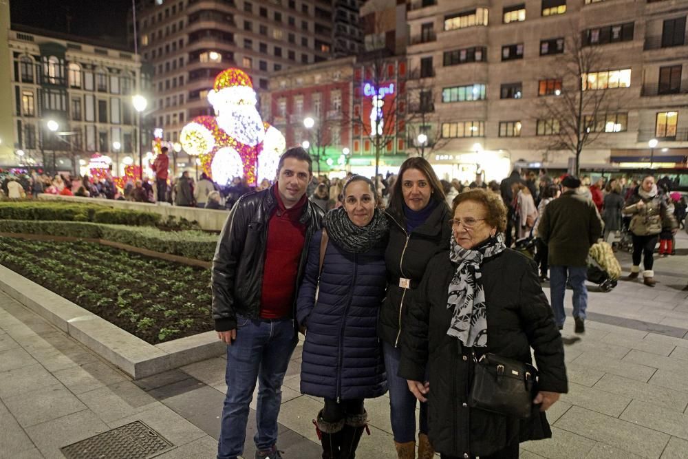 Encendido de luces navideñas en Gijón.