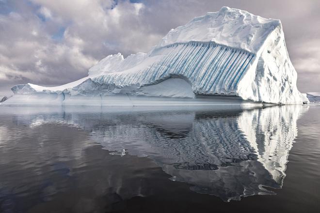 Iceberg en Prospect Point, en la península antártica.