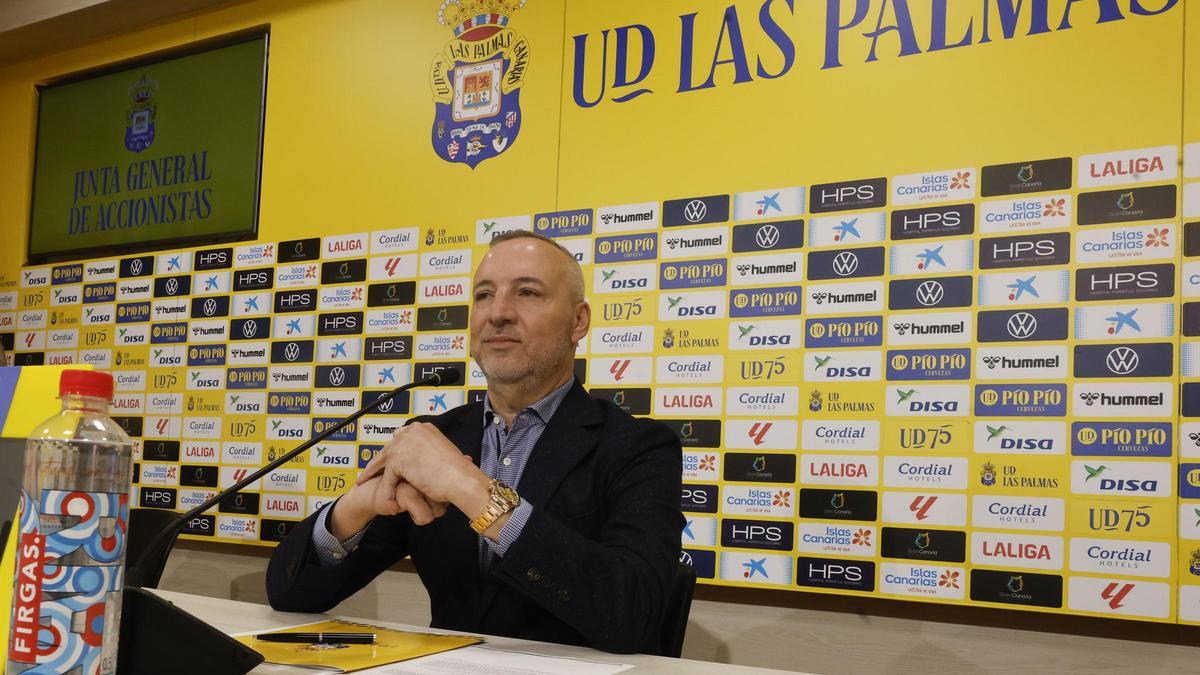 Miguel Ángel Ramírez, antes del inicio de la rueda de prensa.