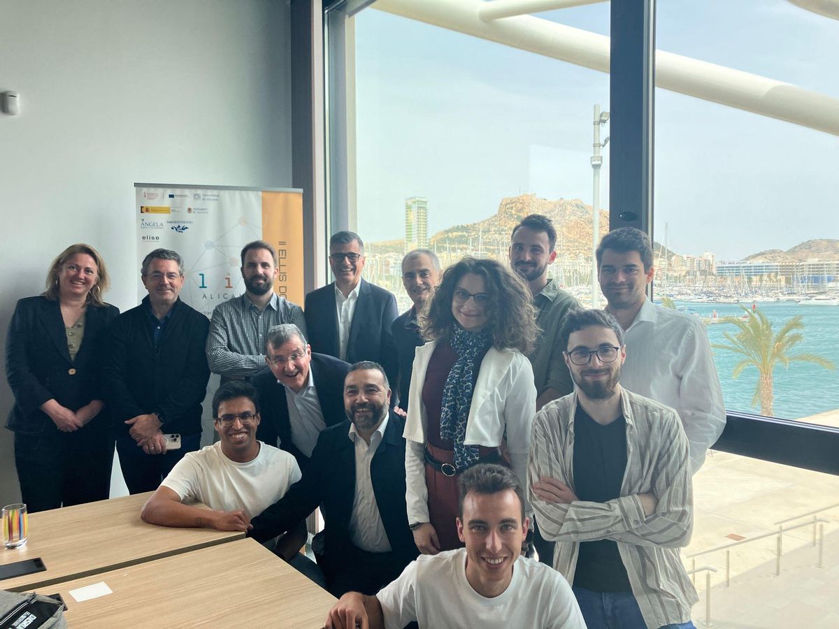 Un momento de la visita a la Fundación Ellis Alicante.