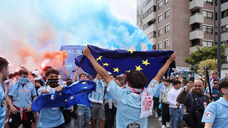 a en Balaídos antes del partido contra el Sevilla con Baiuca, Dirty Suc, Festicultores y Varacuncas