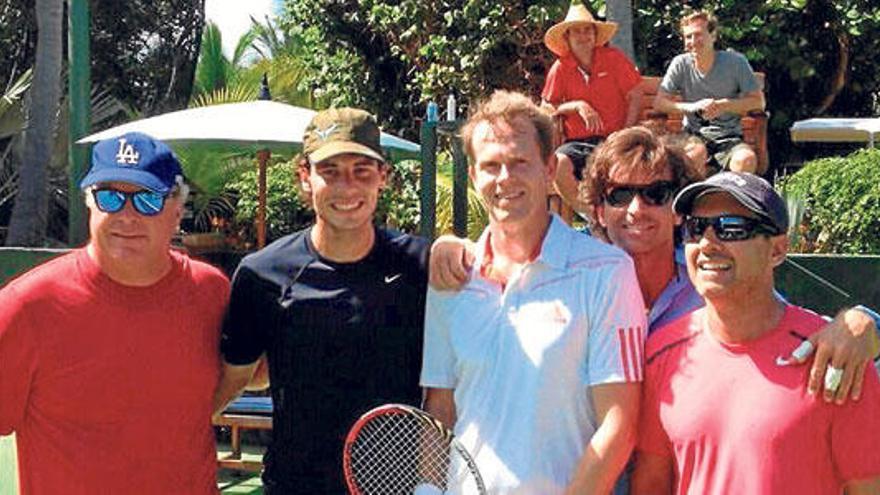 Nadal juega a dobles con Edberg en la Necker Cup