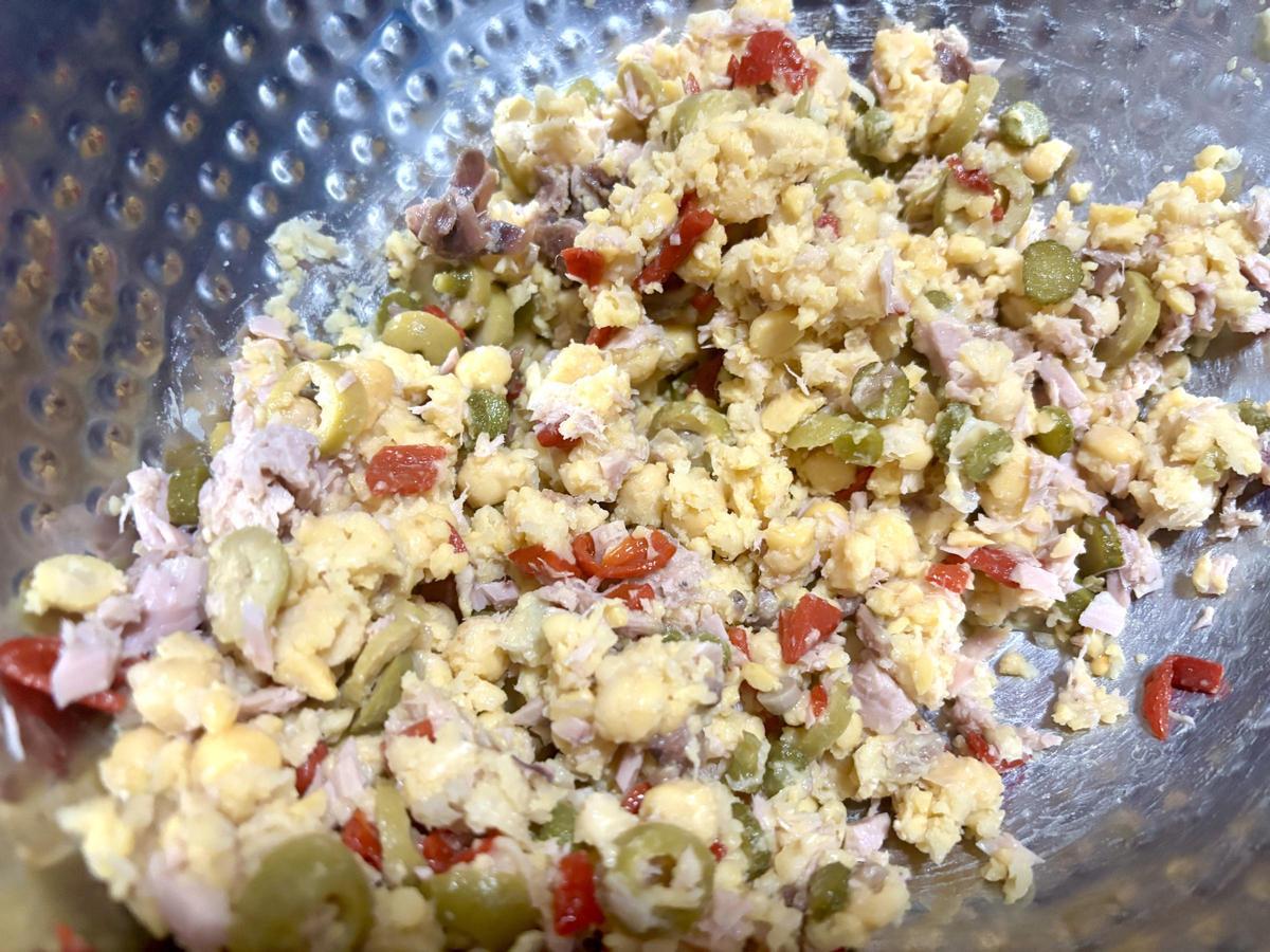 La ensaladilla, antes de aliñarla.