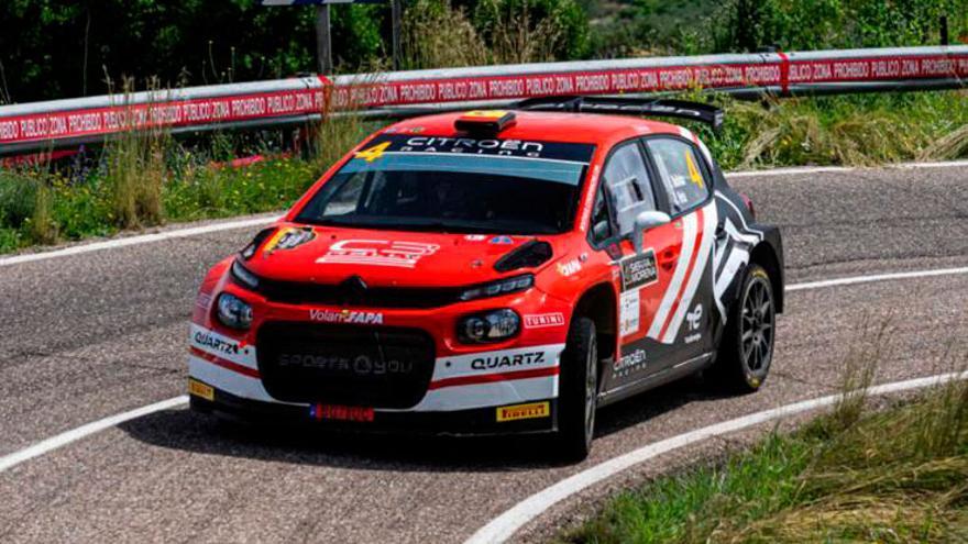 El Citroen C3 Rally2 de Diego Ruiloba hace unos minutos camino de la victoria