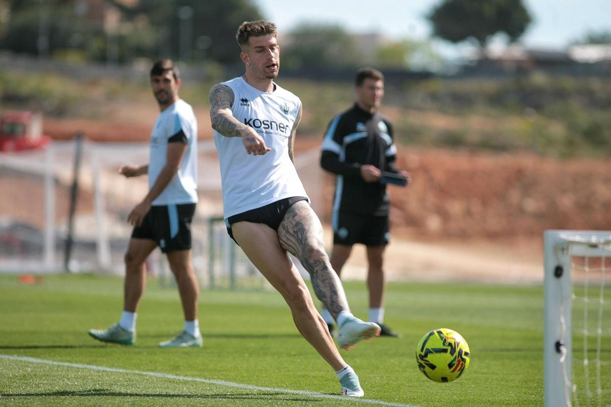 Galería: Entrenamiento del Castellón sin nuevos contratiempos para la visita al Albacete Galería: Entrenamiento del Castellón sin nuevos contratiempos para la visita al Albacete