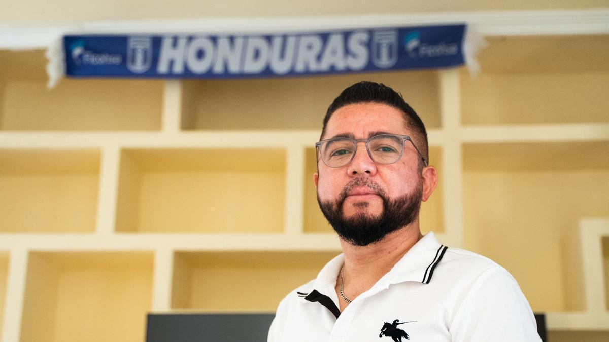 Juan Betanco, un barbero hondureño en Cáceres.