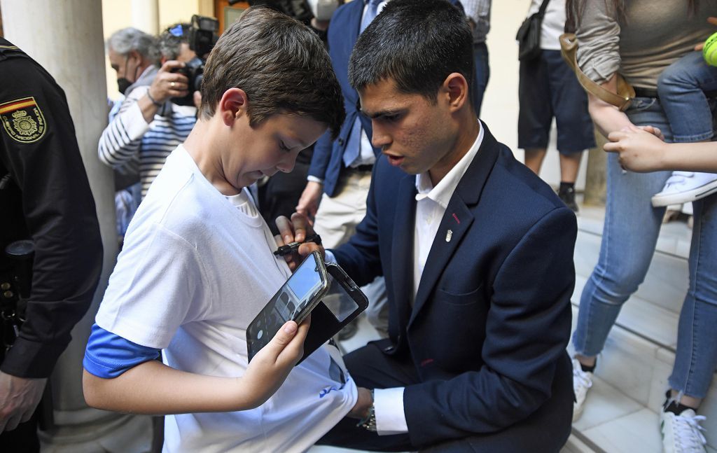 Carlos Alcaraz, en el recibimiento oficial tras su victoria en el Masters de Madrid