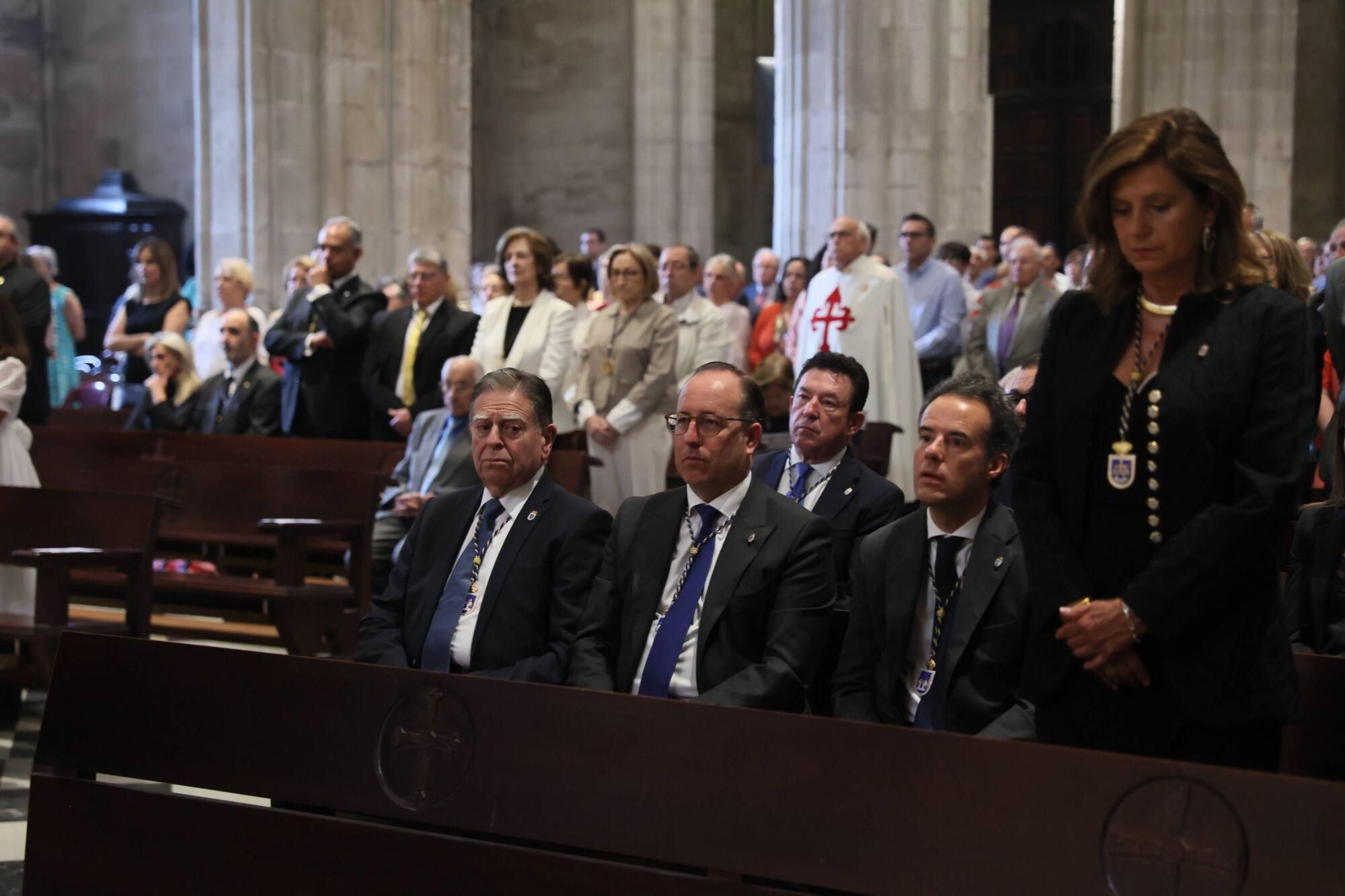 Así fue la misa del Corpus Christi en la catedral de Oviedo.