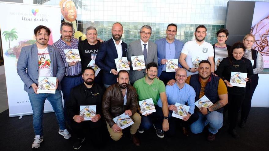 Francisco Salado, con los chefs, en Cervezas Victoria.