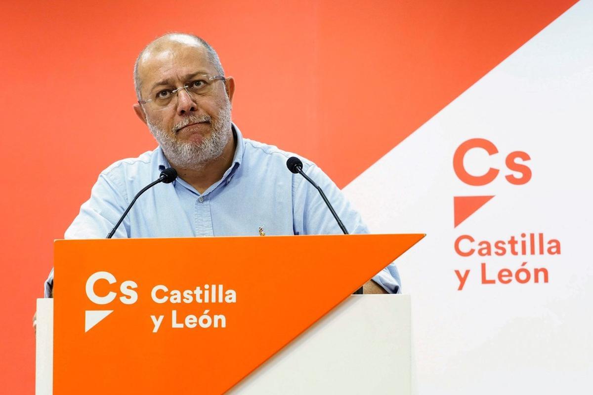 GRAF3936. VALLADOLID, 25/06/2019.- El candidato de Cs a la Presidencia de la Junta de Castilla y León, Francisco Igea, ofrece una rueda de prensa para realizar una valoración de la situación política y el estado de la negociación del Gobierno en Castilla y León. EFE/R. GARCIA.