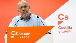 GRAF3936. VALLADOLID, 25/06/2019.- El candidato de Cs a la Presidencia de la Junta de Castilla y León, Francisco Igea, ofrece una rueda de prensa para realizar una valoración de la situación política y el estado de la negociación del Gobierno en Castilla y León. EFE/R. GARCIA.