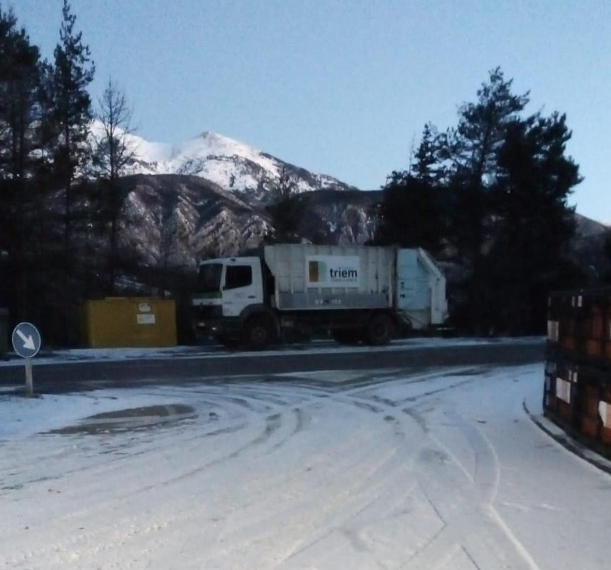 La neu i el gel han provocat incidències en la recollida de residus