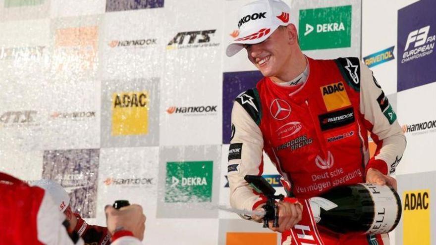 Mick, hijo de Schumacher, gana el título de F-3 y piensa ya en la F-1