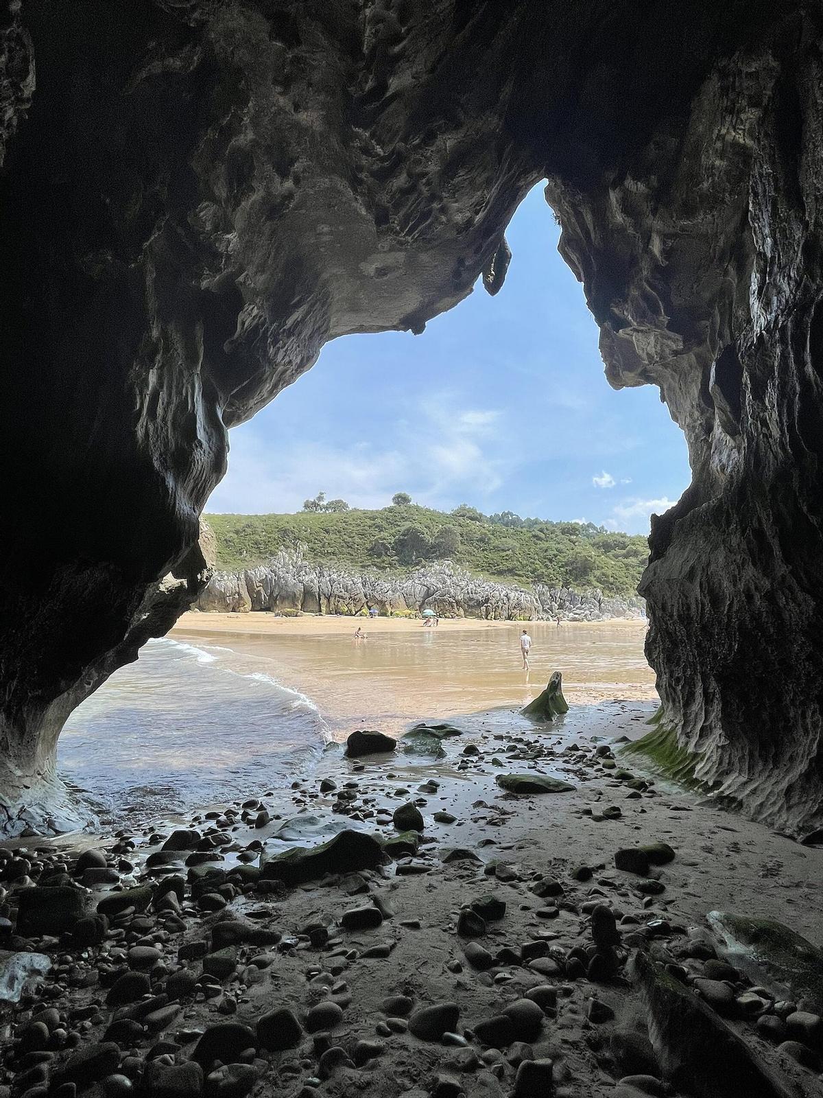 Playa cuevas en Asturias