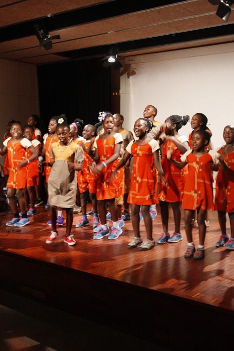 Concert solidari nens d'Uganda
