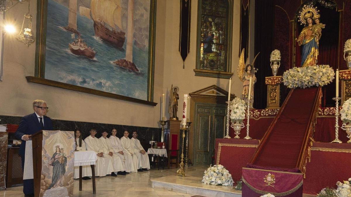Salvador Fuentes pronuncia la exaltación a María Auxiliadora.