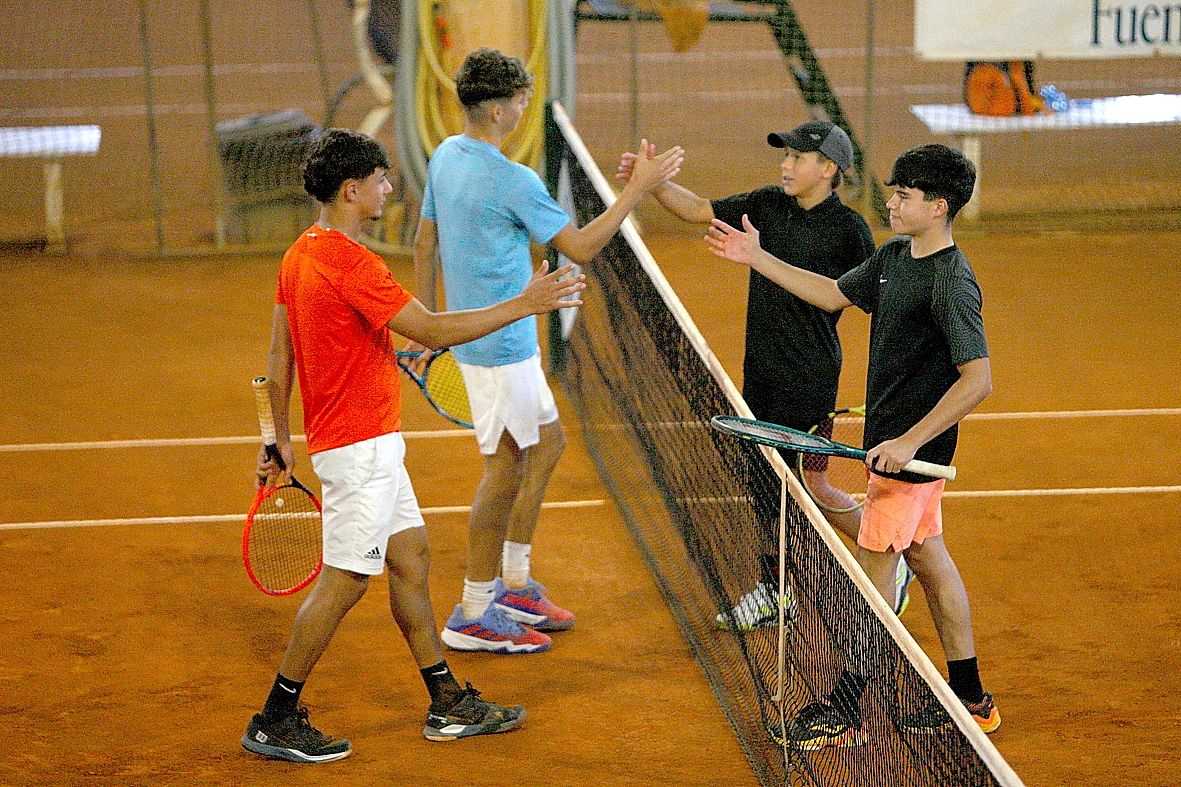 Navarro, Martin, Talín y Antón, durante un encuentro.