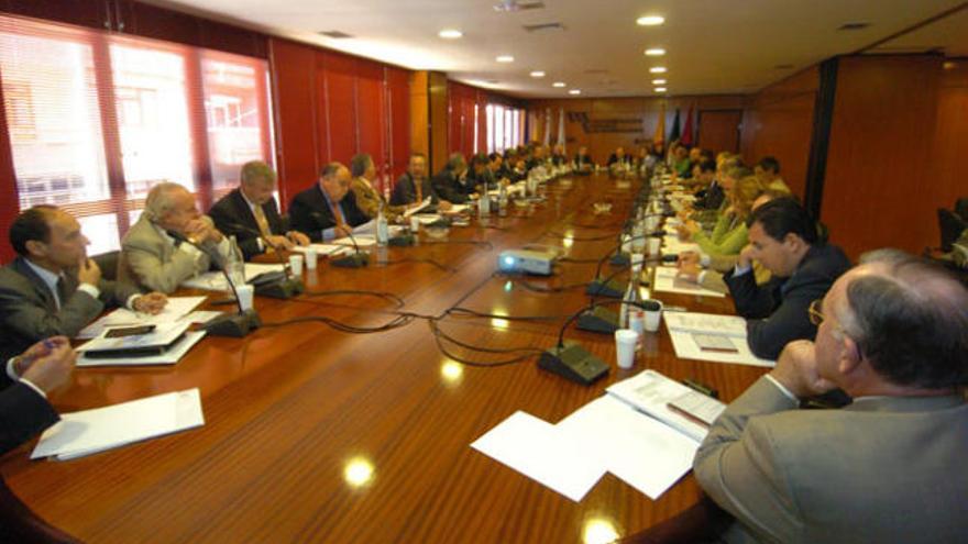 Imagen de una reunión de la junta directiva de la patronal de Las Palmas. i  LA PROVINCIA/DLP