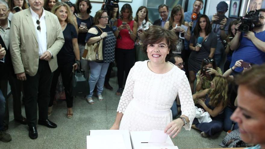Soraya Sáenz de Santamaría votant