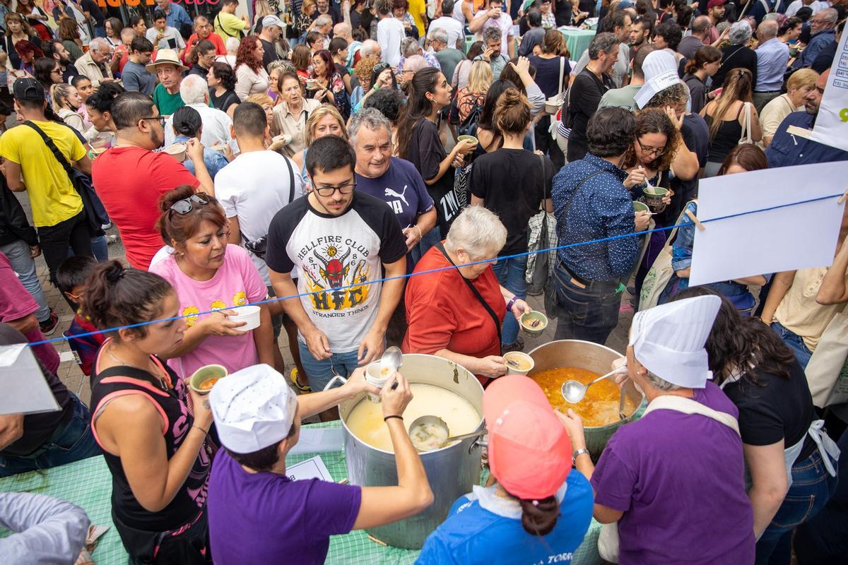 Éxito en la 18ª edición del Festival Sopes del Món, celebrado en la Marquesina de la Via Júlia, Nou Barris.