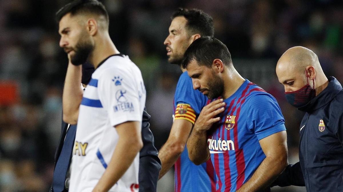 Sergio Agüero fue sustituido ante el Deportivo Alavés.