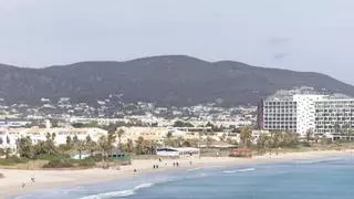 Indignación en Playa d’en Bossa: "El Ayuntamiento autoriza fiestas que hacen imposible vivir en el barrio"