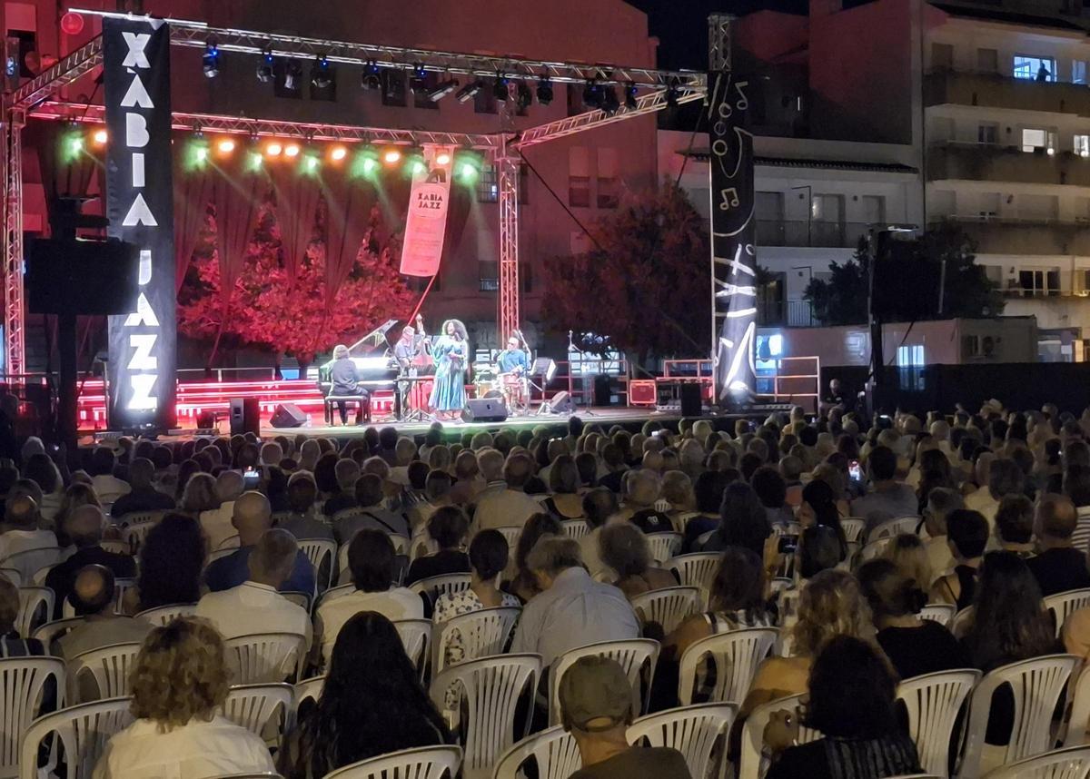 El festival ha comenzado con un gran concierto y una estupenda respuesta de público