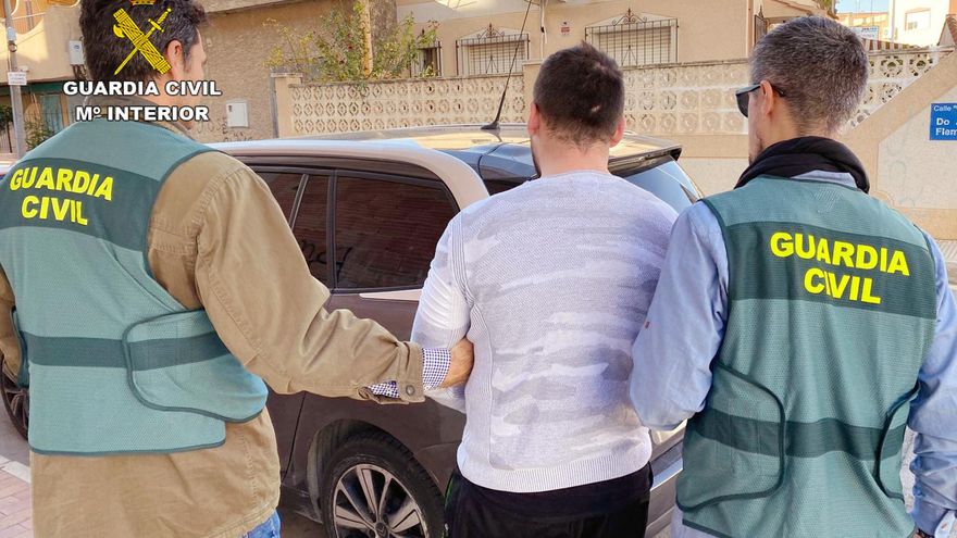Se elevan a cinco los detenidos por la salvaje pelea a palos junto a una peluquería en Cieza