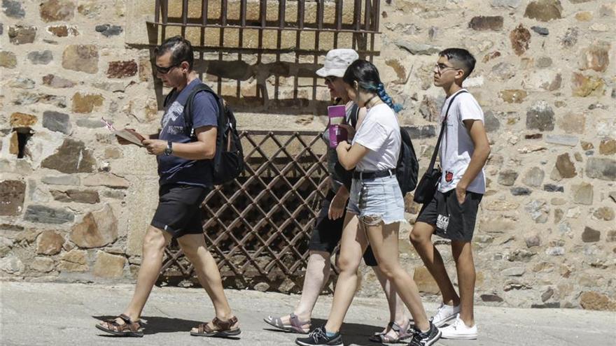 Dos jóvenes cacereños realizarán tareas turísticas en Blois a través del hermanamiento con Francia