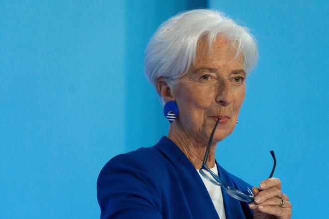 Christine Lagarde abre la puerta a su regreso a la política francesa para aportar "una voz europea"