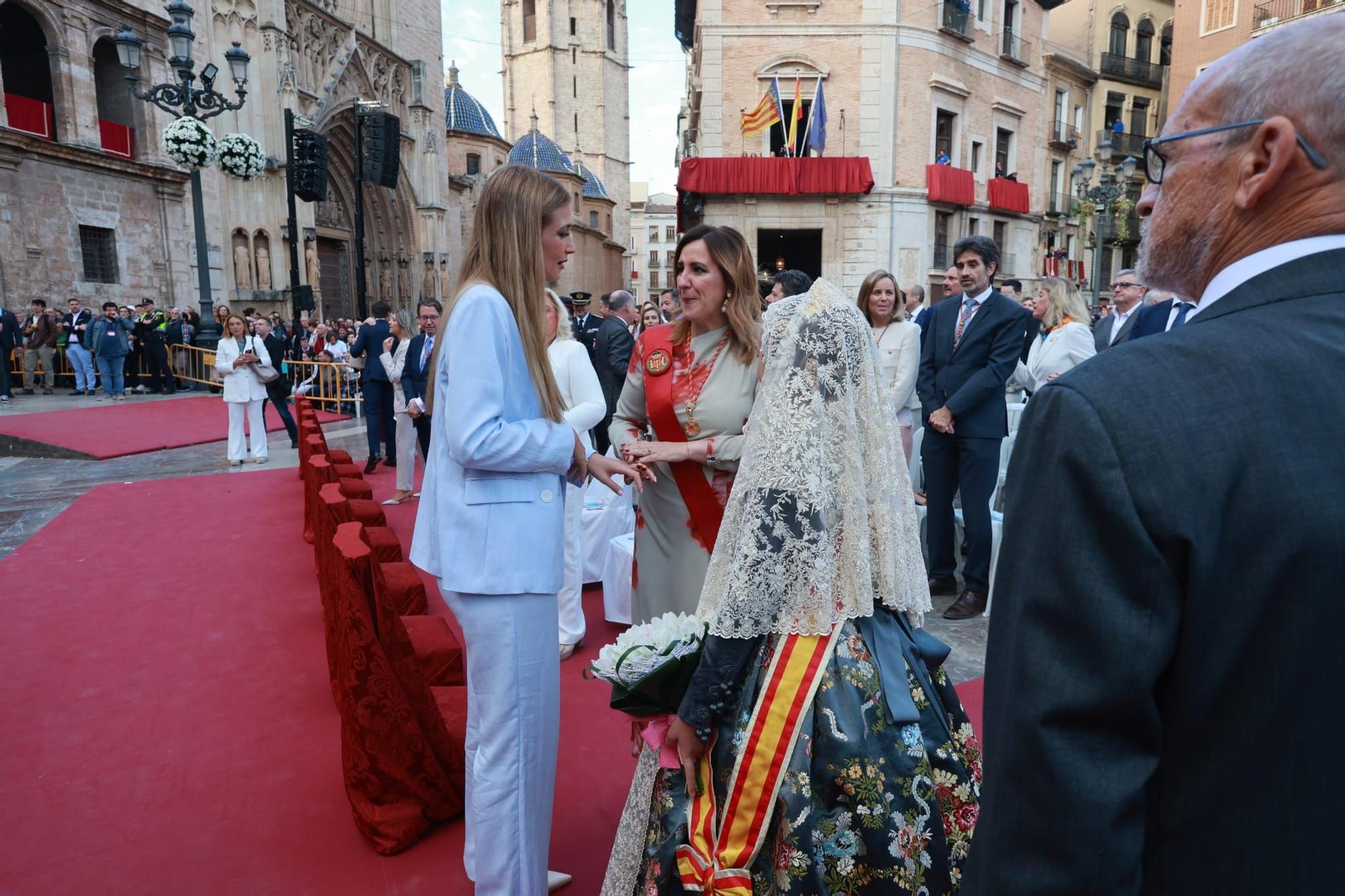 Todas las fotos de la Missa d'Infants en la plaza de la Virgen