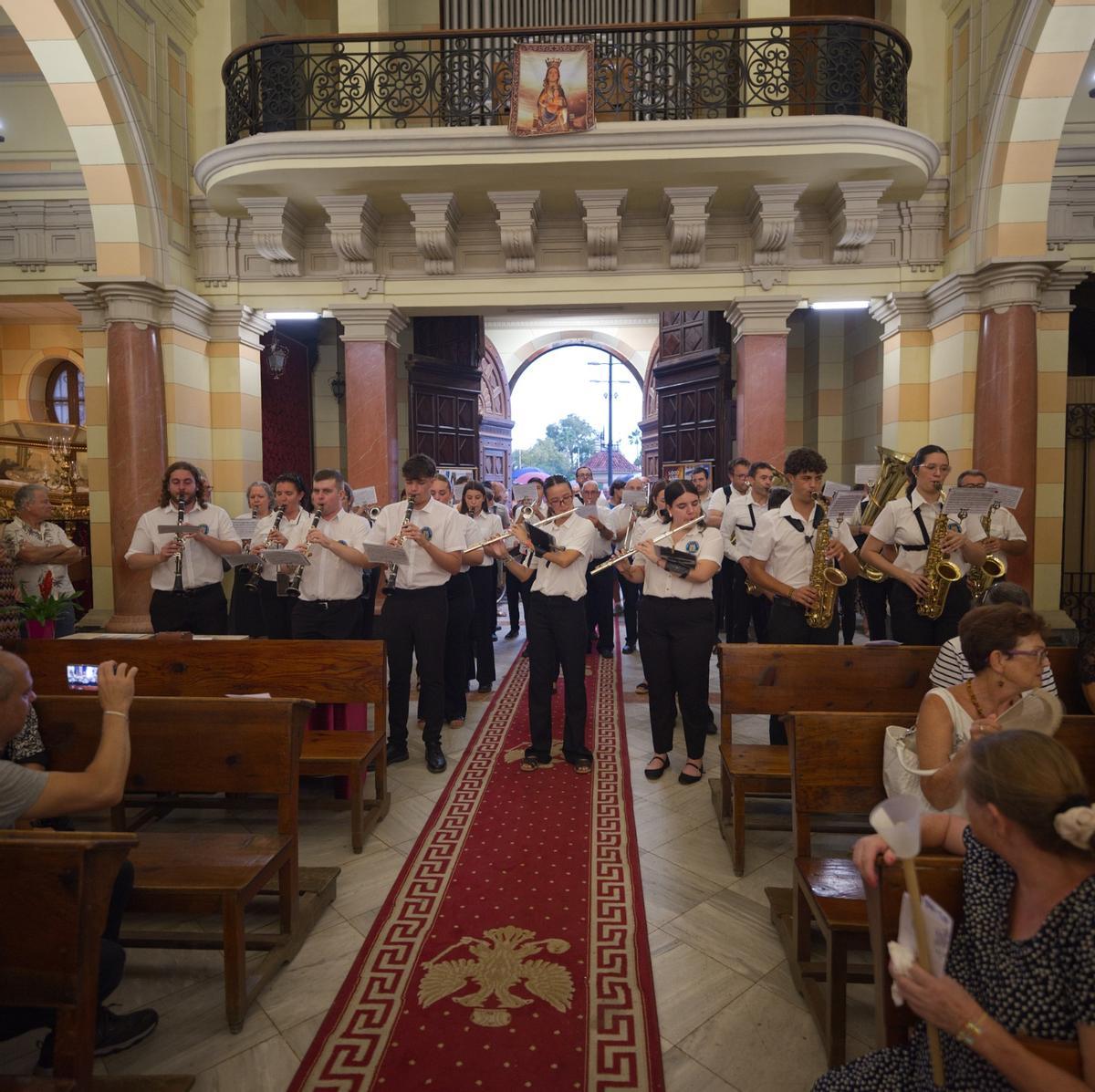 Port de Sagunt: El temporal no frenó la fiesta de la Virgen de Begoña