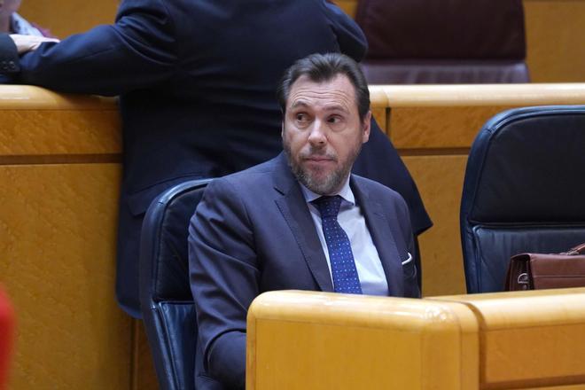 El ministro de Transportes, Óscar Puente, durante una sesión de control al Gobierno en el Senado.