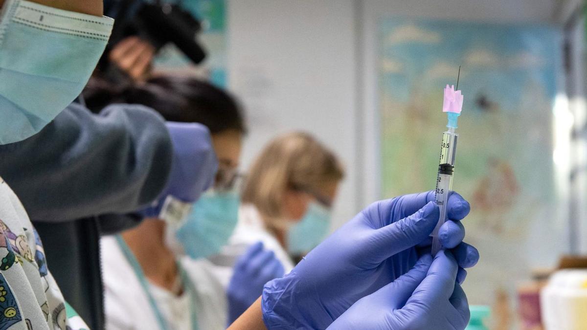 Un estudio del Hospital de Bellvitge alerta de la necesidad de que los mayores de 65 se vacunen contra el pneumococo