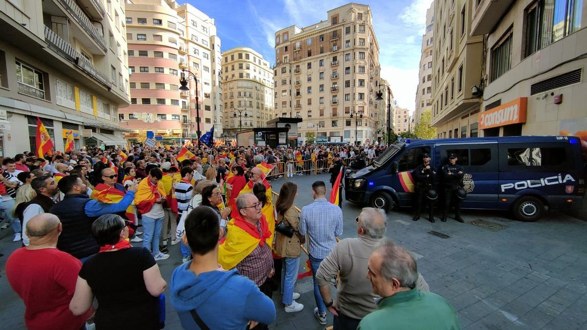 Concentración rente a la sede del PSPV-PSOE