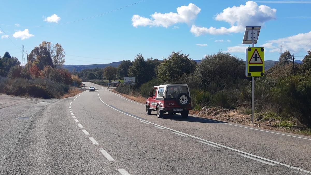 Cruce inteligente, en la carretera de Sanabria, enlace de Castellanos