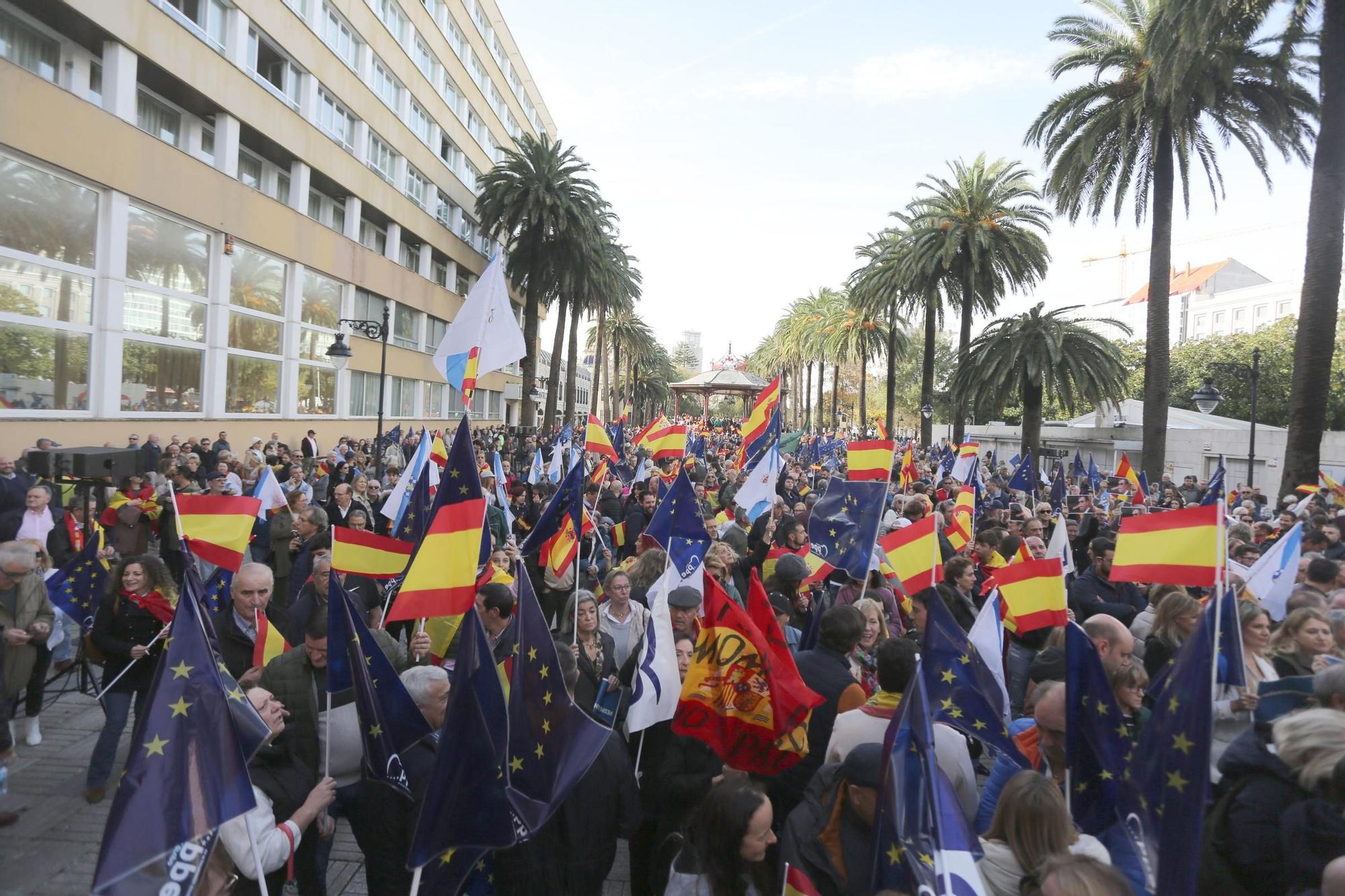 Miles de personas protestan en A Coruña contra la amnistía