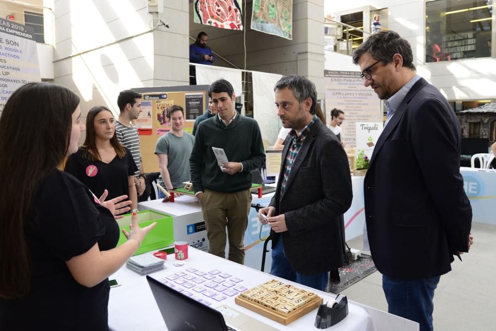 Estudiantes de ciclos formativos presentan sus proyectos de emprendimiento en el Fórum. Apuestan por el medio ambiente, el reciclaje y las nuevas tecnologías.