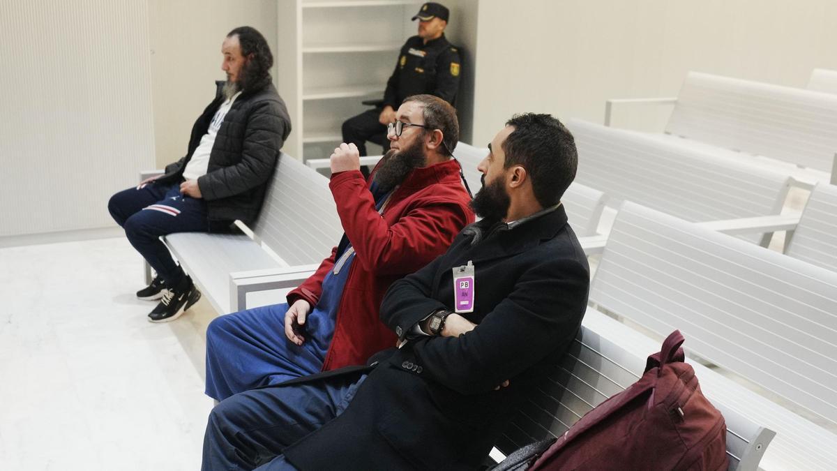 Imagen de los tres yihadistas juzgados en la Audiencia Nacional.