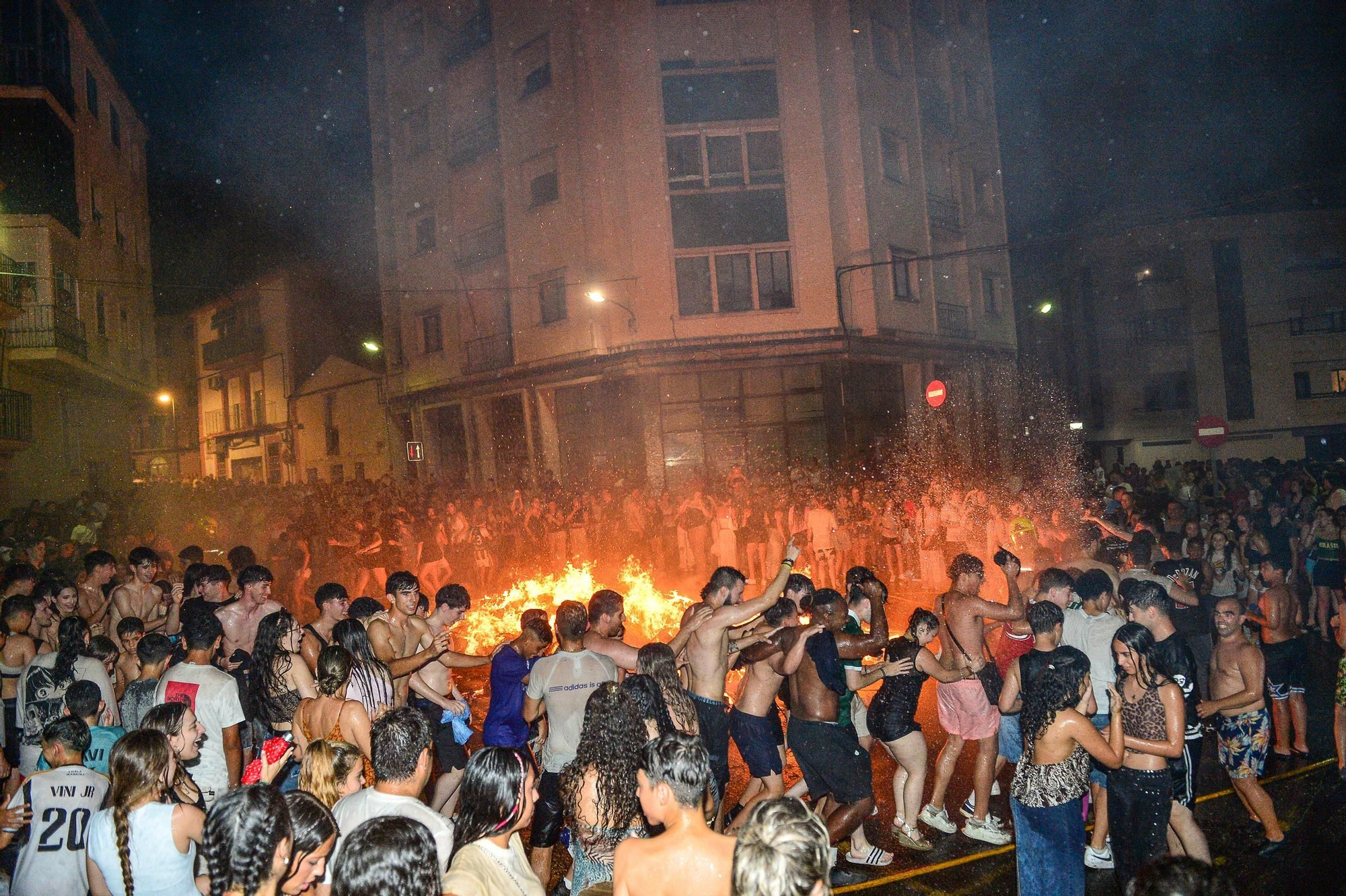Fotogalería | Las imágenes de la noche de San Juan en Plasencia
