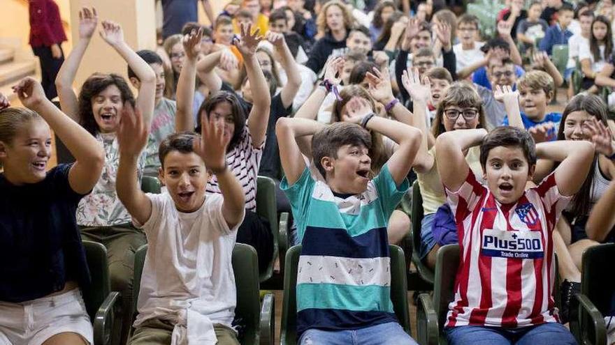 Alumnos de primero y segundo de ESO del colegio Divina Pastora de Ourense. // Brais Lorenzo