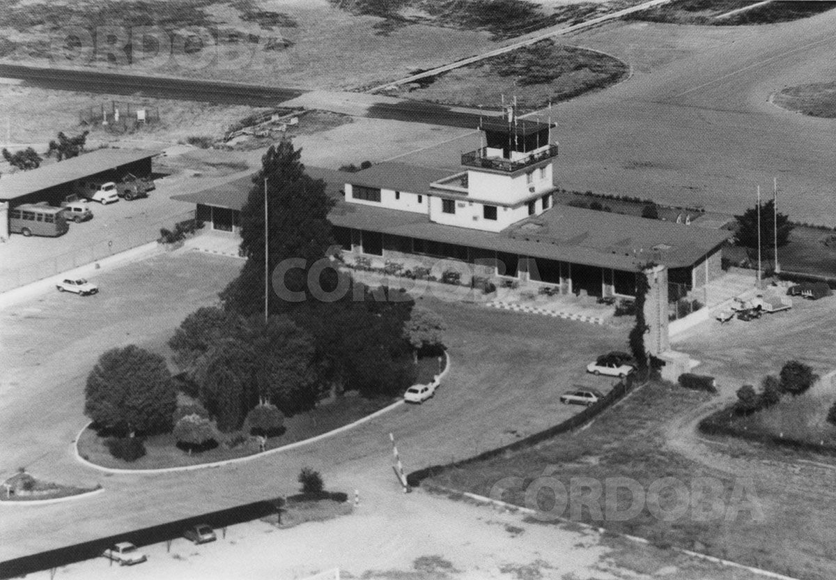 Vista aérea de la terminal en 1983