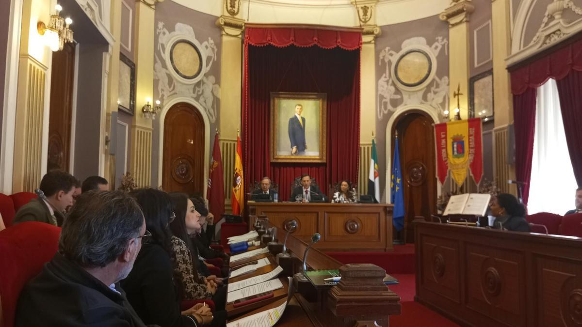 Cavacasillas ocupó el sillón del alcalde en un momento en el que se ausentó Ignacio Gragera.