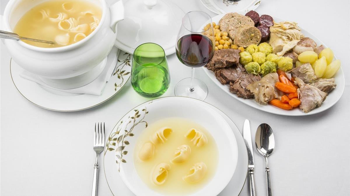 El menú completo de 'escudella' y 'carn d'olla', en el restaurante Solc del Hotel Majestic.