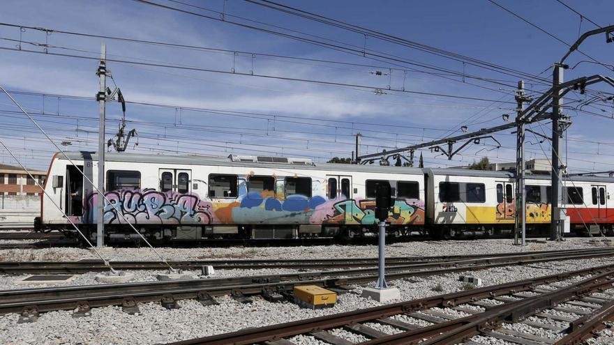 Condena de cárcel a dos grafiteros por pintadas en un tren de SFM