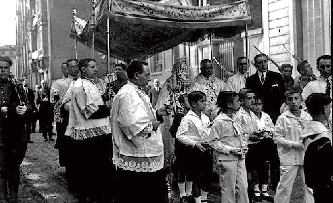 Ocho imágenes del Corpus Christi en Gijón